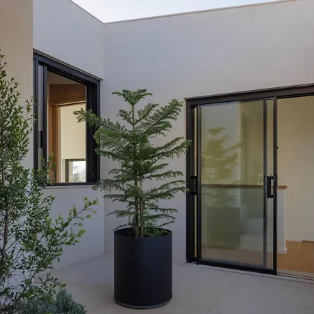 The Habitus Residence, A Design House Дом отдыха *