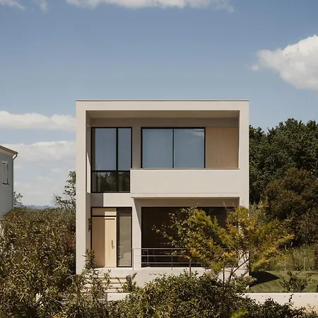 The Habitus Residence, A Design House Hébergement de vacances *